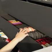 تفصيل وحدة أدراج مودرن