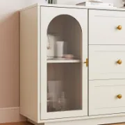 تفصيل تسريحة بلون كريمي و سطح دوّار