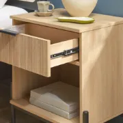 تفصيل كمودينو خشبي بسيط