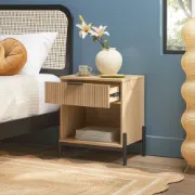 تفصيل كمودينو خشبي بسيط