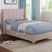 تفصيل سرير من قماش المخمل