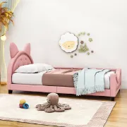 تفصيل سرير وردي بتصميم كرتوني